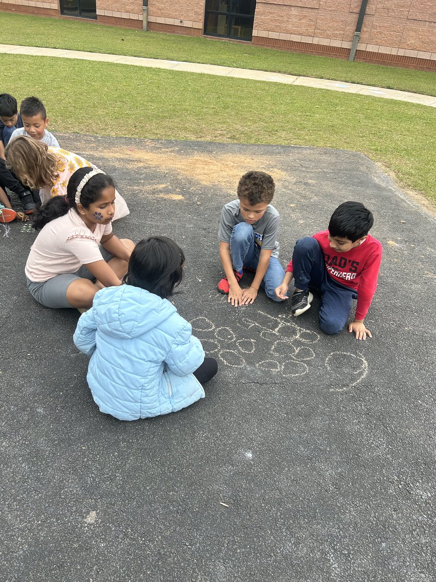 Practicing arrays outside on this pretty Spring afternoon @TeachChilds @npepanthers