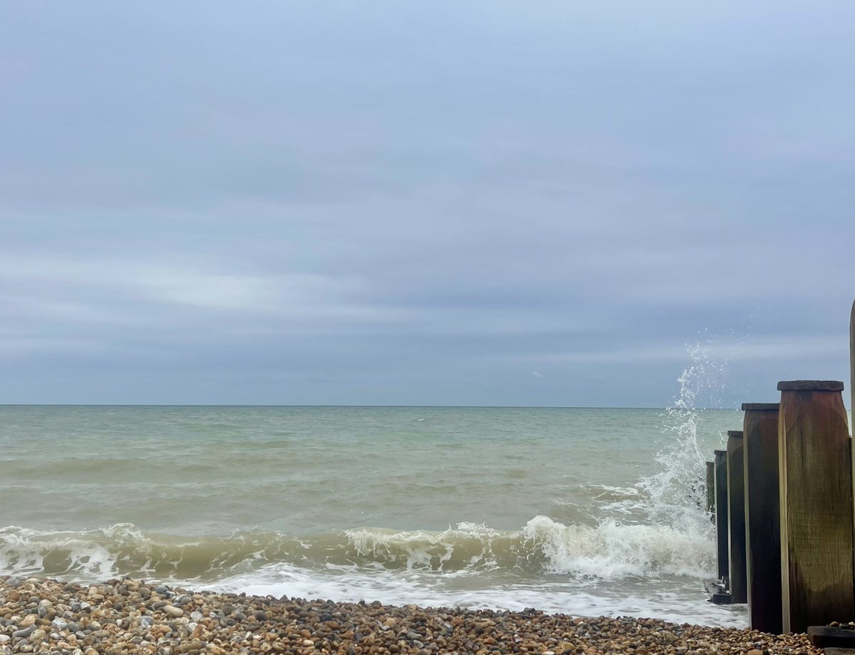 Gentle waves in bouncy waters - lovely 🏊🏻‍♀️ … still jolly cold 🥶 #wildswimming #beachlife #vitaminsea #FridayFeeling #weekend ♥️