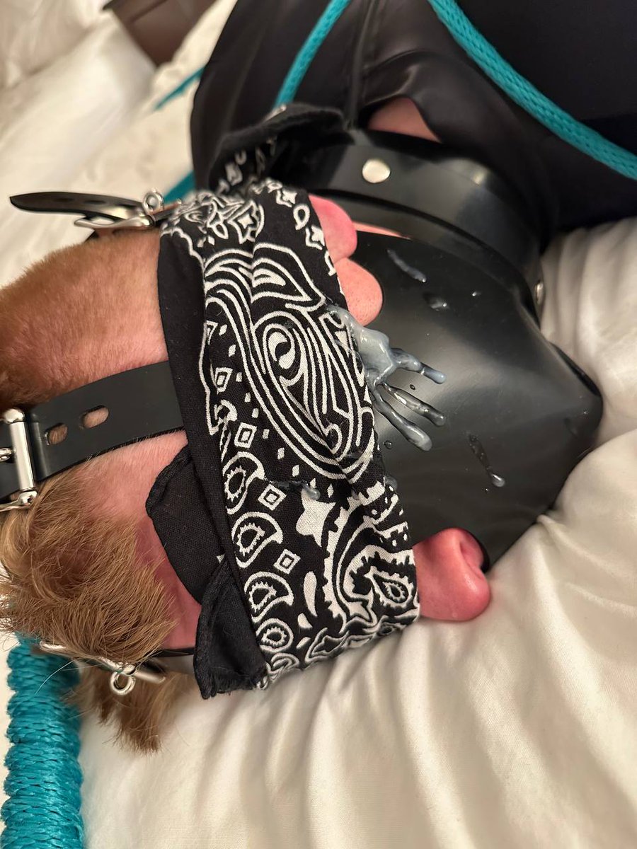 I picked up this muzzle by <a href="/VilainGarconMTL/">Vilain Garçon</a> at CLAW 24...and man it might just be my new favorite piece of bondage gear! Ropework and torment by <a href="/Kambani20/">Kambani</a>....who also enjoyed it keeping me quiet!!