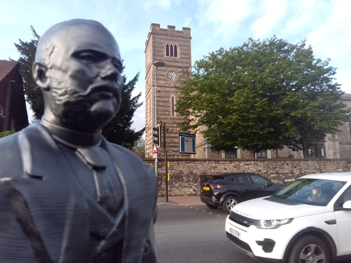 Iglesia de San Nicolás en Strood esta tarde, donde fue bautizado el joven Isaac Newell ♥️🖤