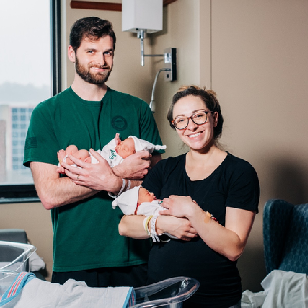 Meet Shellie Pascoe, a UAB Medicine patient with a rare double uterus who was pregnant with a baby in each—known as a #DicavitaryPregnancy, a condition estimated to occur in only one in a million pregnancies in women with a double uterus. brnw.ch/21wJdJl