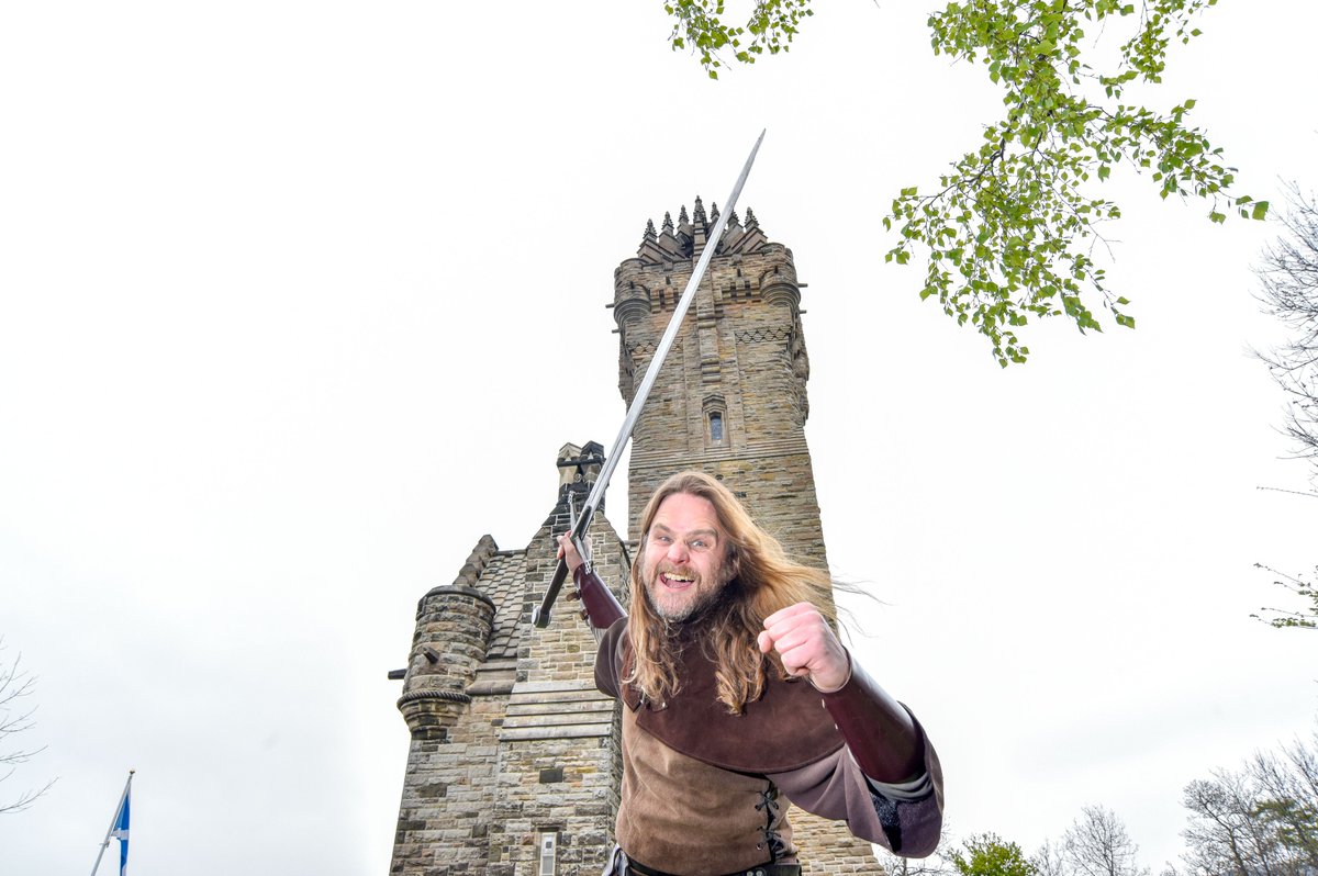 This weekend at the Monument, see history brought to life with performances by our costumed actor of 'Scotland's National Hero' on Saturday 27th & Sunday 28th April ⚔️. Book your tickets now at: bit.ly/3OQnM0D
