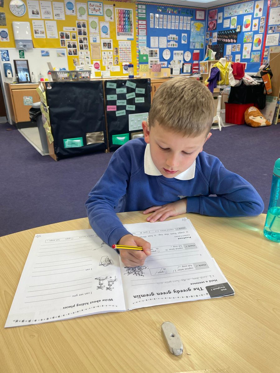 This P3 has been writing about his reading book by holding a sentence in his head then writing it. #UNCRC #RRS #ARTICLE28