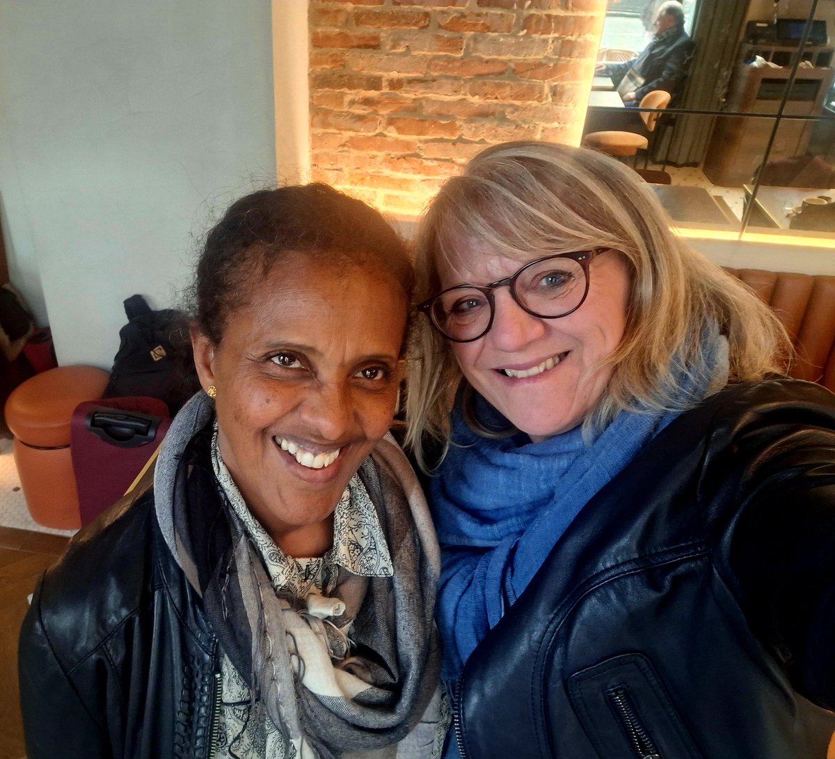 So happy to have seen Hanna Simon, former Ambassador of #Eritrea to #France, during her visit to #Paris. Friends for life !