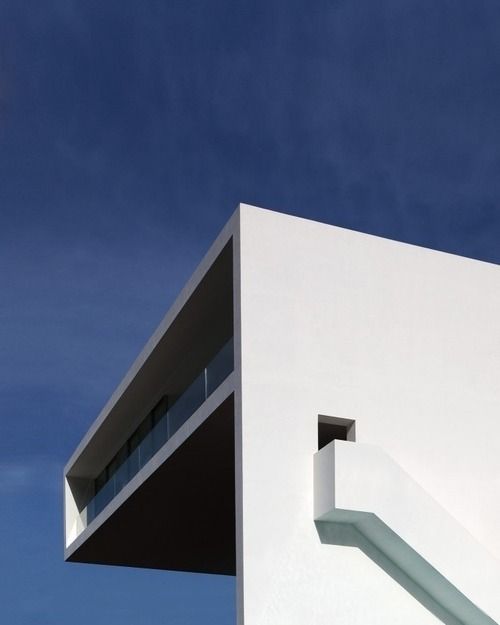 Casa en un Acantilado, Fran Silvestre Arquitectos, Alicante, Spain, 2012.
#architecture #archinerds