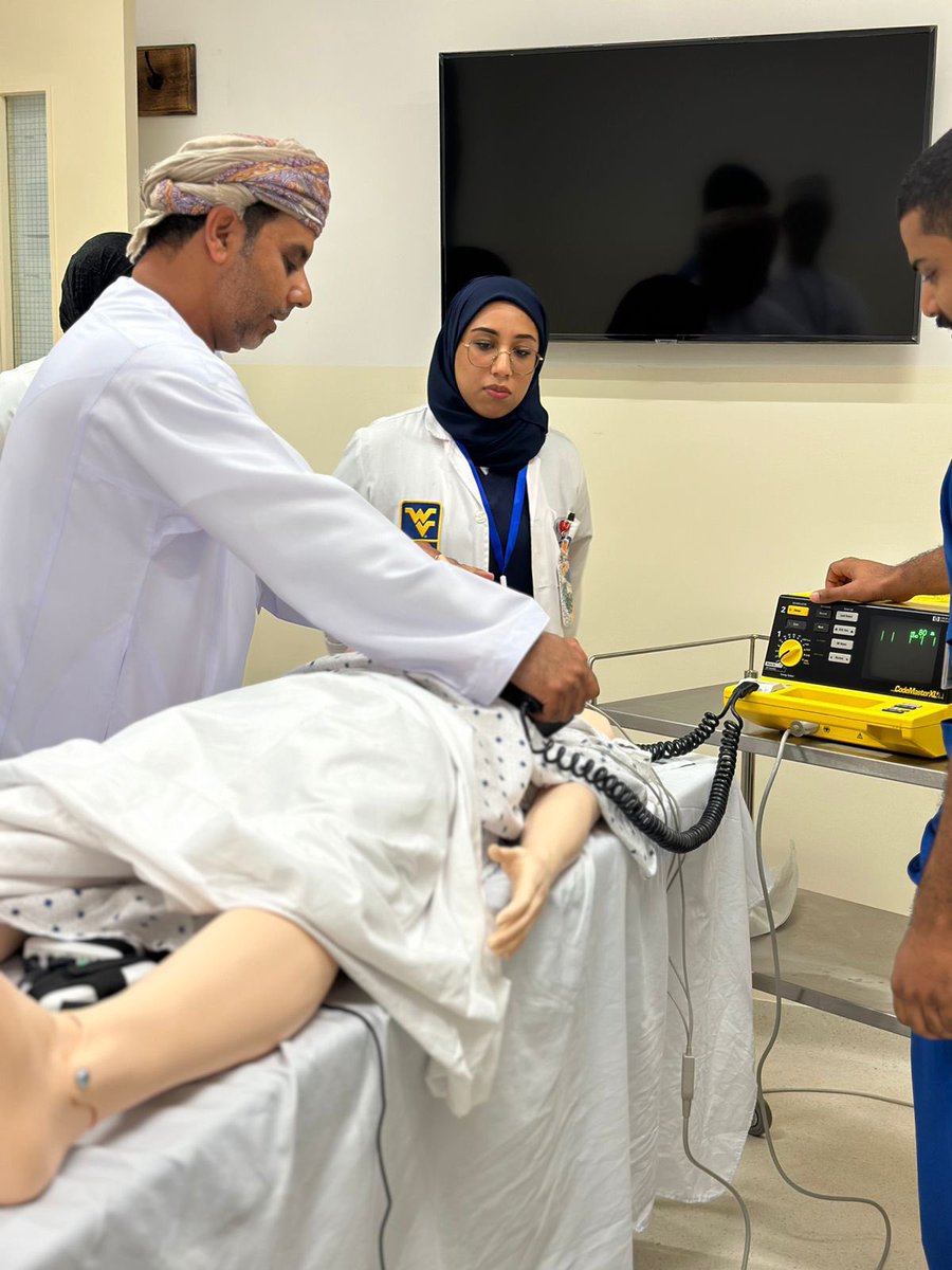 On Friday 26th April 2024. COMHS’s simulation and clinical skills lab conducted a Defibrillation and Cardioversion course with attendees from health institutions and medical students. The session focused on hands-on learning of life-saving techniques, stressing quick intervention
