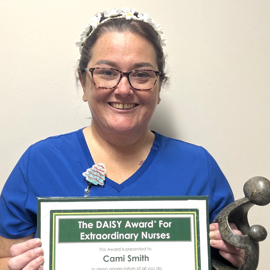 Today, we would like to highlight DAISY Honoree Cami Smith! A patient’s mother wrote a nomination for Cami, stating how she went above and beyond, treating her and her daughter like family. Read Cami's nomination story here: daisyfoundation.org/daisy-award/ho… #DAISYAward #nurses