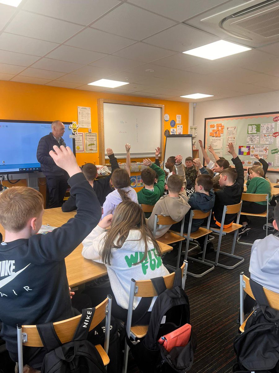 Thanks to Liam who captivated P6/7 and P7 when sharing information about his job as a criminal lawyer and football agent. Lots of fantastic questions asked by our inquisitive pupils! ⚽️👨🏻‍🎓⭐️