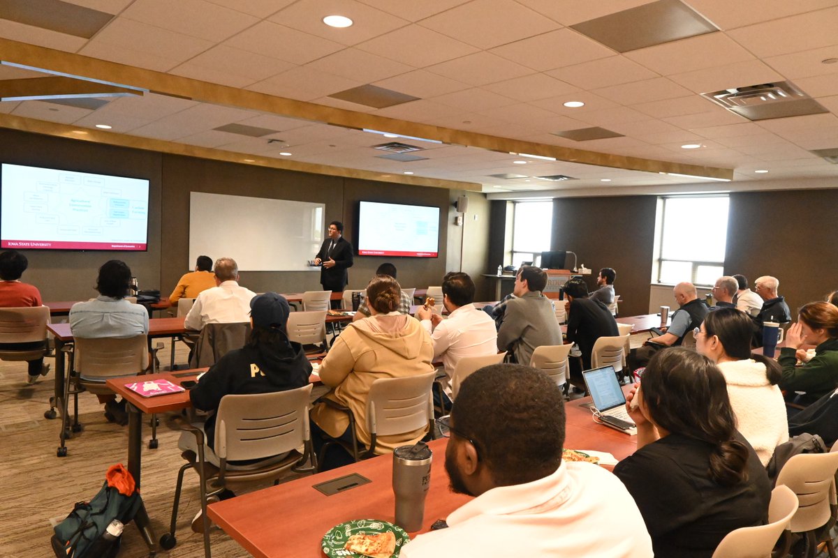 To wrap up our #AgEcon seminar series, Dr. Alejandro Plastina from @IowaStateU discussed the business case for carbon farming in the USA & its impact on cover crops & no-till practices. Attendees gained insights into the potential profitability of ag carbon markets for US farmers