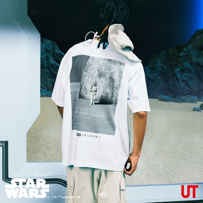 uniqloindonesia's tweet photo. Embrace the force this May the 4th with UT Star Wars! 🌟🌌⚔️ Discover the iconic Star Wars poster collection with a fusion of galactic and artistic vintage designs. Coming to UT April 29th at https://t.co/5oictT7GLA, UNIQLO App, and nearby UNIQLO stores.