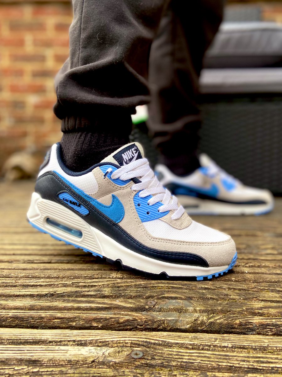 #KOTD - #nikeairmax90 UNC BLUE 💙 HAPPY FRIDAY FAM enjoy your well earned rest guys you deserve it 💯👟👀💥🔥#airmax90unc #Airmax90 #Nike #nikeairmax #airmax @nikestore @Nike #snkrs #snkrsliveheatingup #snkrkickcheck #sneakerhead #sneakers #airmaxgang #KOTD 💯👟👀🔥👊