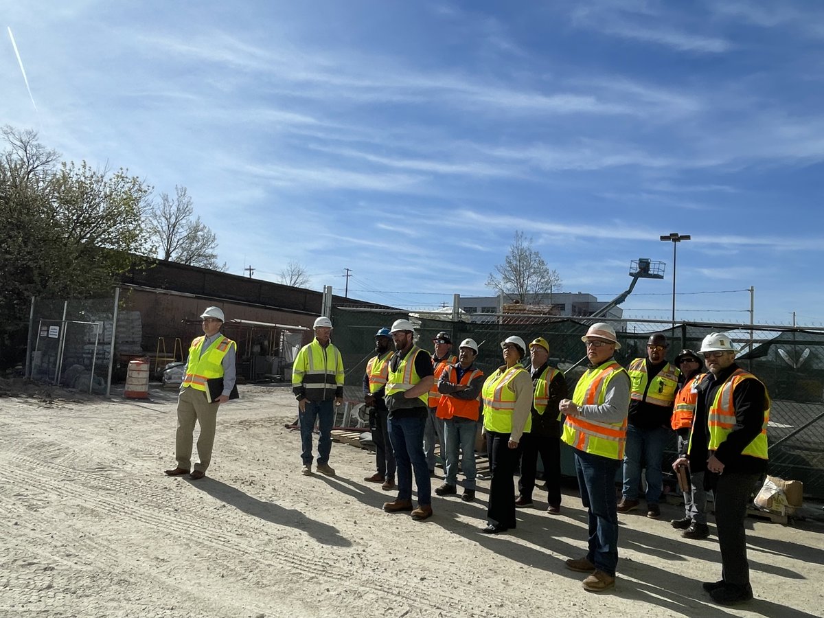 LEO & MIOSHA collaborated w/ @thechristmanco, @MIBldgTrades & construction trade reps today to speak with workers at a local @NeogenCorp construction site about the significance of workplace safety rights & commemorate those who've lost their lives on the job. #WorkersMemorialDay