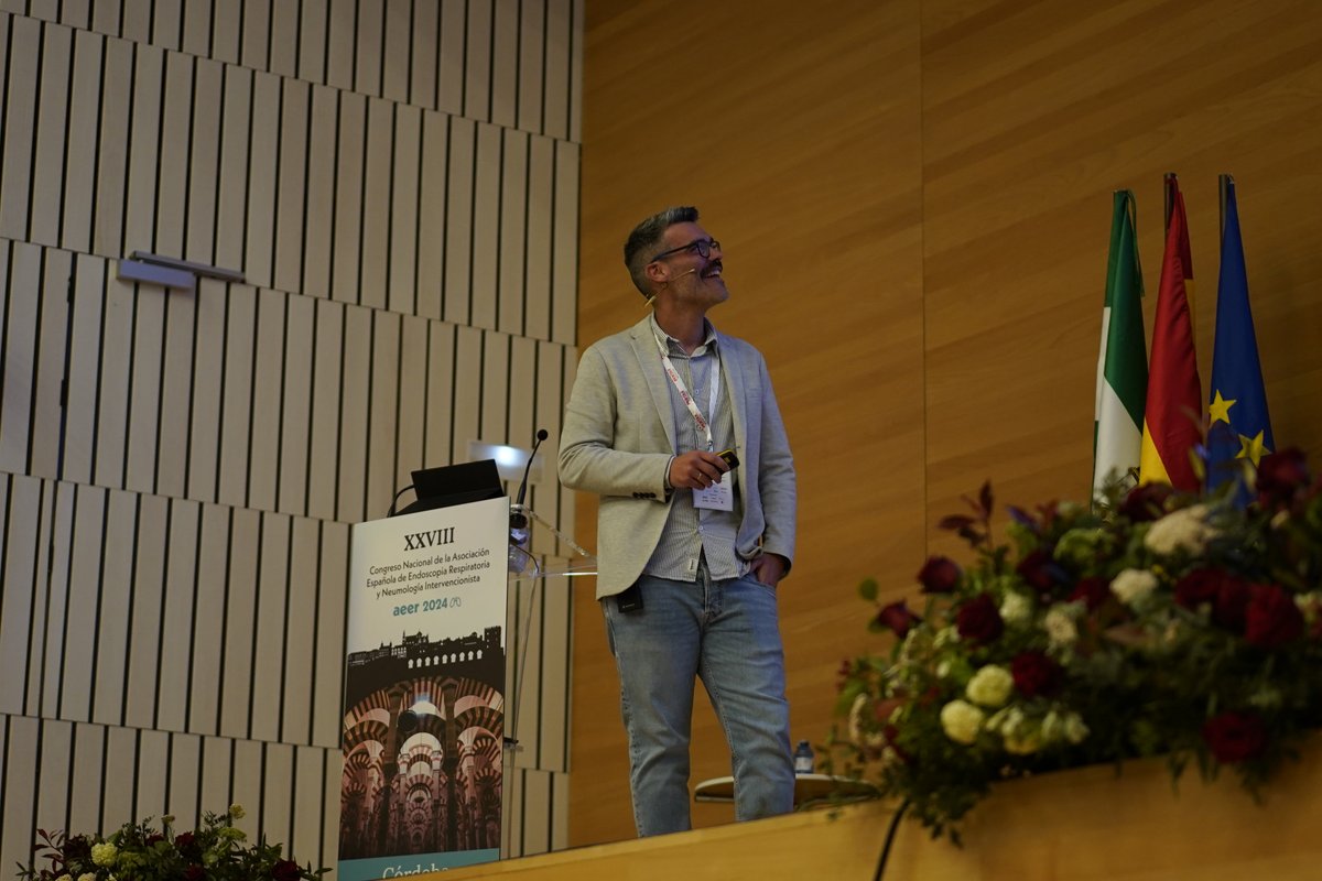 AeerNeumologia's tweet photo. Acabamos la primera jornada de nuestro congreso con la ponencia ‘Damos un paso más…lo que nos ofrece la broncoscopia desechable’.

Ponentes:
@jpallaresneumo 
Diego Ferrer Pargada
Moderadora: Dra. Dinora Polanco Alonso

Simposio patrocinado por PENTAX Medical https://t.co/ZbjdIZX8oQ