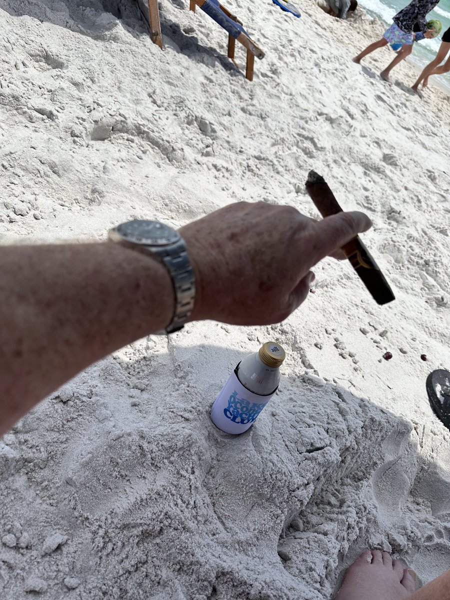 Sippin 16 oz Miller Lites & puffin Oliva’s in the shade today… 🏖️🍺☀️ 🌊