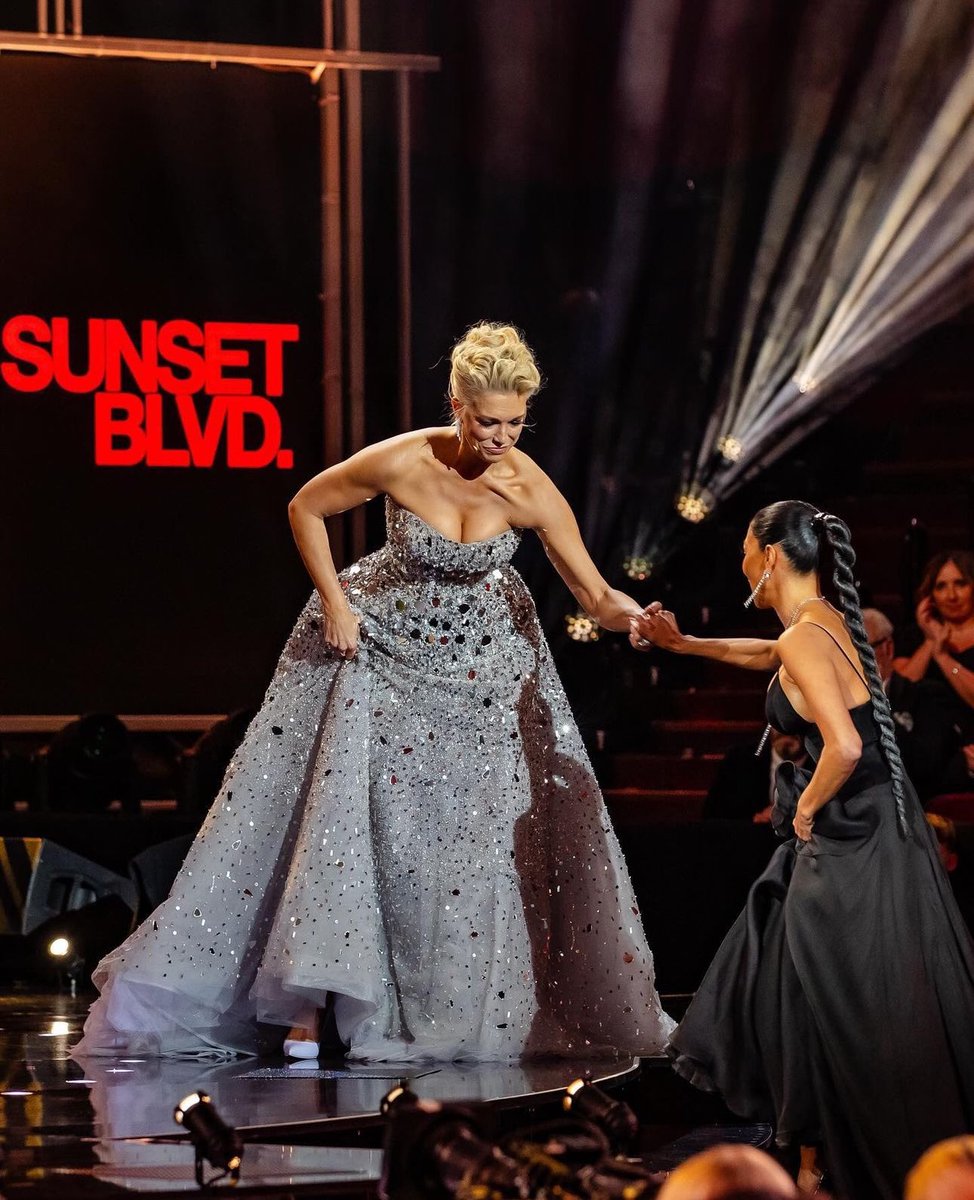 📸: Hannah Waddingham with Nicole Scherzinger at this year’s #OlivierAwards [via @dannykaan IG]