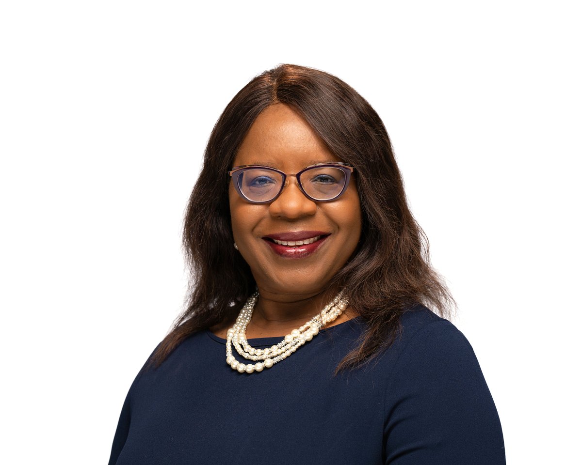 🎉Congratulations to Dean Estella Atekwana (@atekwanae), who was awarded an honorary degree from @DalhousieU. The award recognizes individuals who've demonstrated inspirational leadership and outstanding contributions to their fields: dal.ca/news/2024/04/2… #awards #AggiePride