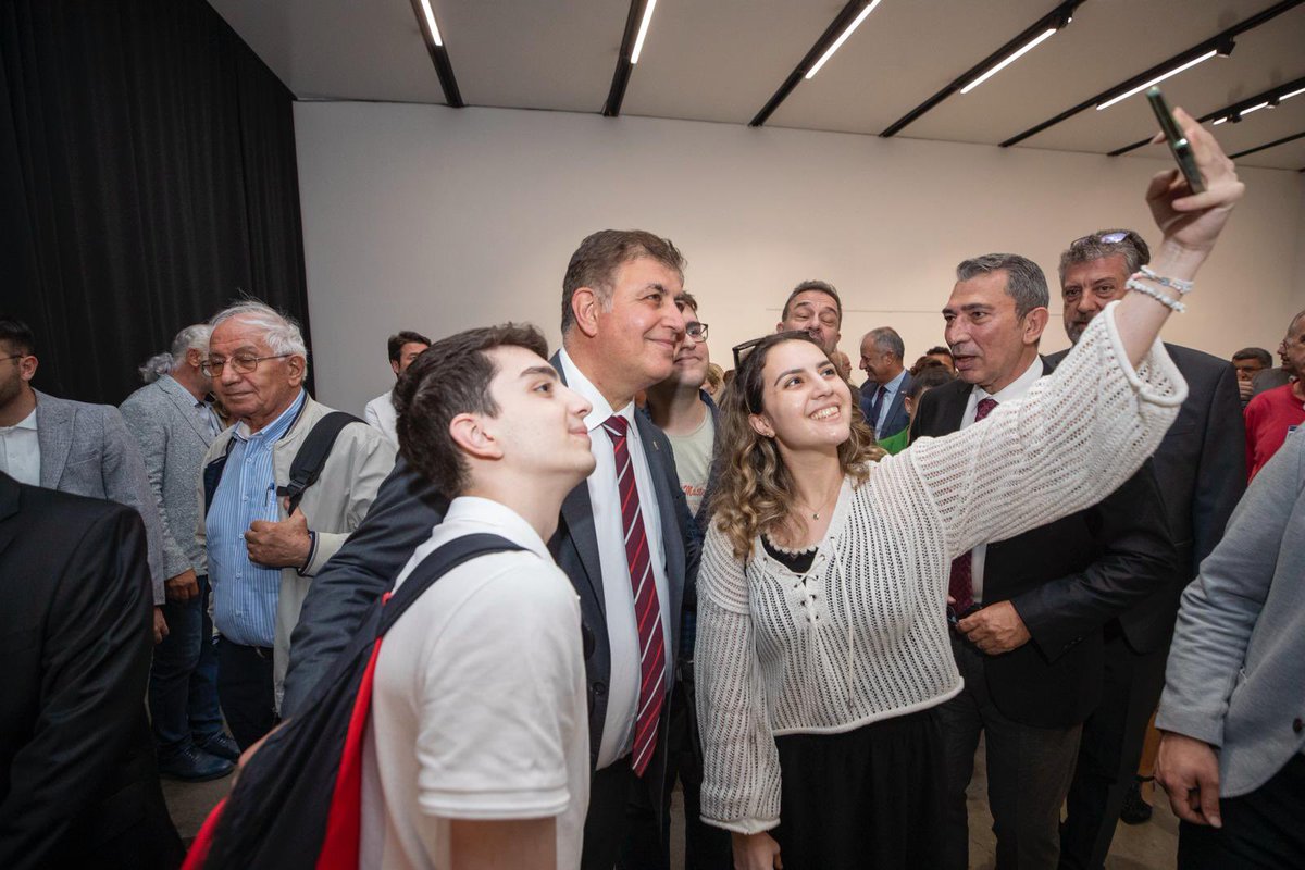 Belediyemiz ve Jeoloji Mühendisleri Odası İzmir Şubesi iş birliğiyle ülkemizde sadece İzmir'de düzenlenen ve bu yıl ikincisi gerçekleştirilen JEOFEST’in açılışını gerçekleştirdik. İzmir’de tüm çalışmalarımızda bilimin ışığında yol yürüyecek, kentimizin gelişimi ve güvenliği için…