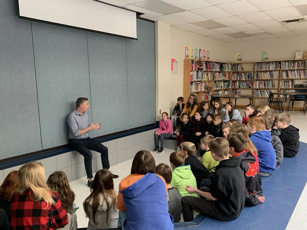 Thank you to Ms. Allan and the bright young minds of St John Bosco school for a great morning talking about democracy and all things Parliament Hill including the work that goes into making sure our community is well served. @CIVIX_Canada  #RepDay @CDSBEO