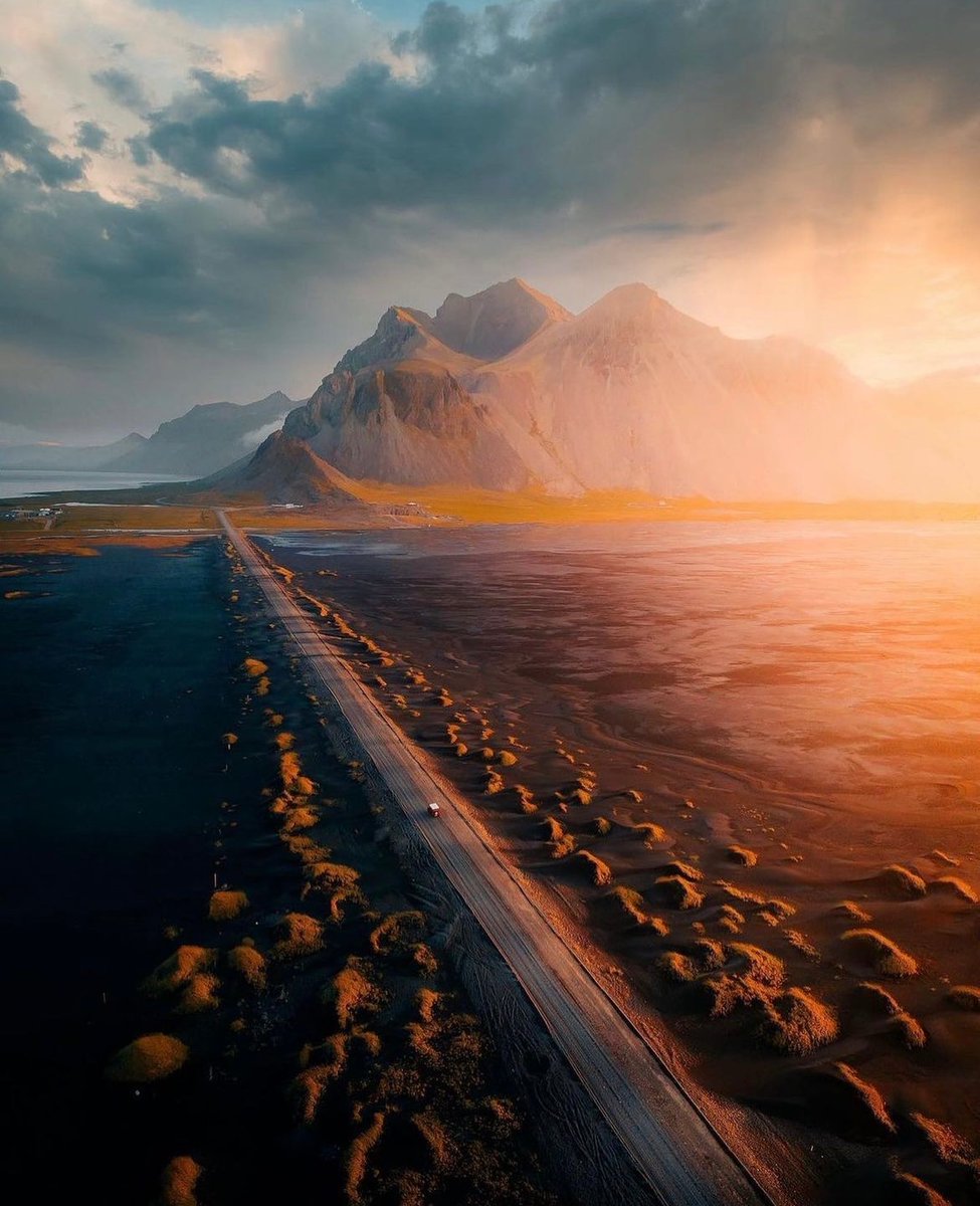 Midnight sun in Iceland ✨