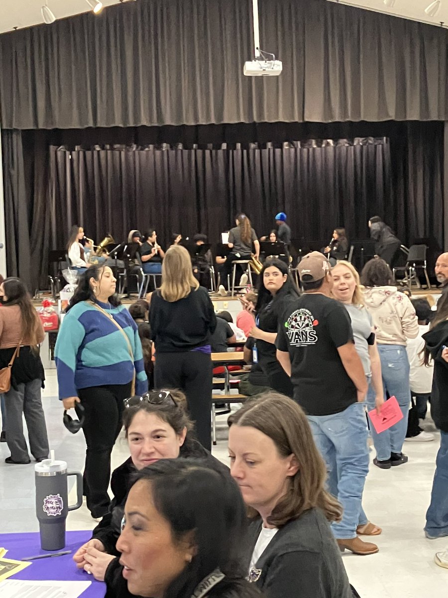 We had the opportunity to participate in the Fort Miller Middle School Open House and Resource event yesterday, where we engaged with some remarkable families and discussed the roles and responsibilities of our office. #onefresno #cityoffresno #communityoutreach