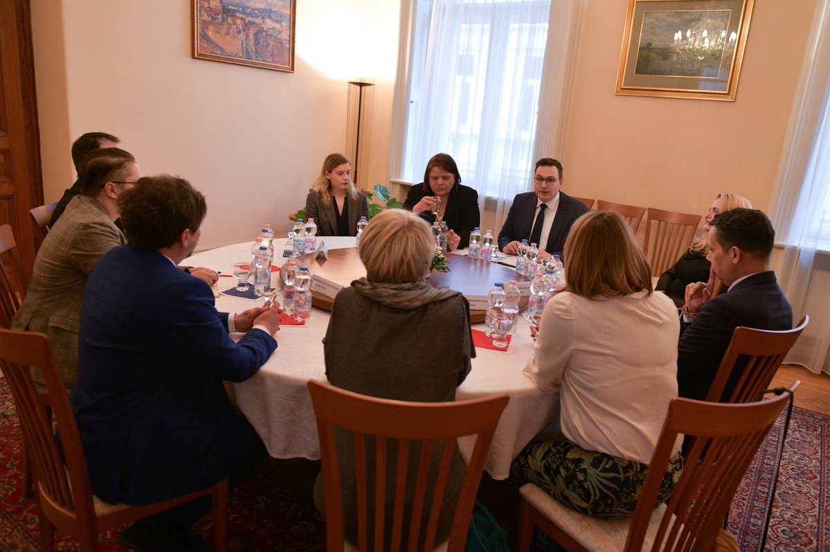 Today @JanLipavsky welcomed representatives of Hungarian civil society at our Embassy @BudapestCZ . The Minister made clear that the upholding of the values that the EU was built on remains Czechia’s priority. ✌️