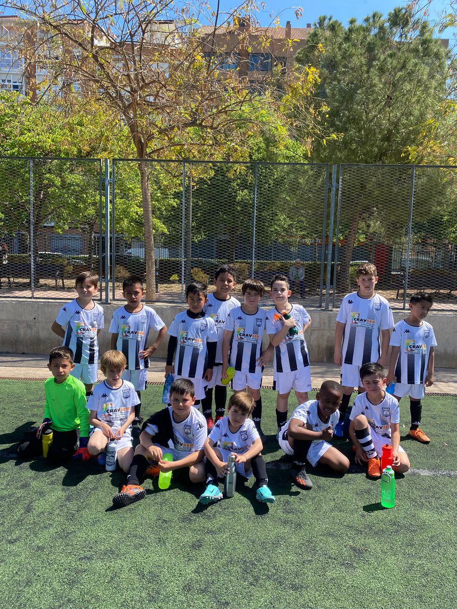 #PrebenjamínB 2-4 en su último partido en casa. 💪🏻🤍🖤🦇 #QueremosJugarEnElBarrio #QueremosJugarEnCasa Zonas deportivas a #Torrefiel @AjuntamentVLC @FDMValencia @mjosecatala @carlos_mazon_ @juanginerc @RocioGilUncio @CarlosMundina Se necesita #CampodeFutbol11Ya