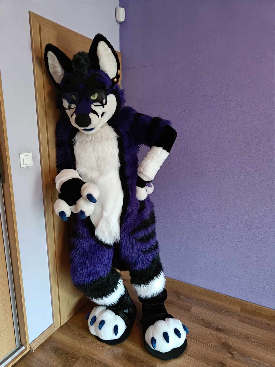 Fox blocked the door. What u gonna do? :P 

#FursuiFriday #fursuit #furryfandom