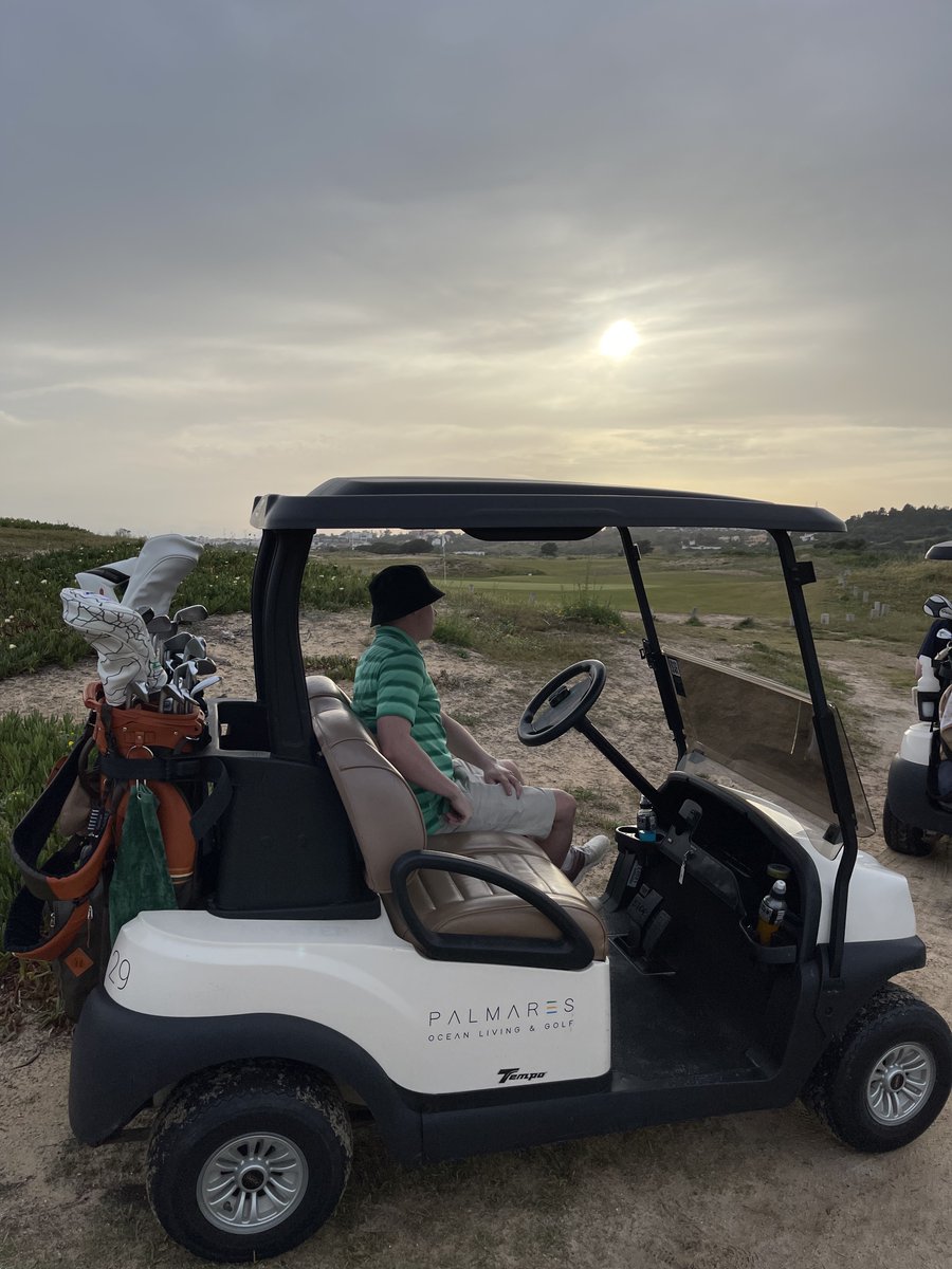 Twilight Golf in The Algarve >>>>>

📍Palmares Golf

Find out more: ow.ly/5YcR50RoOow