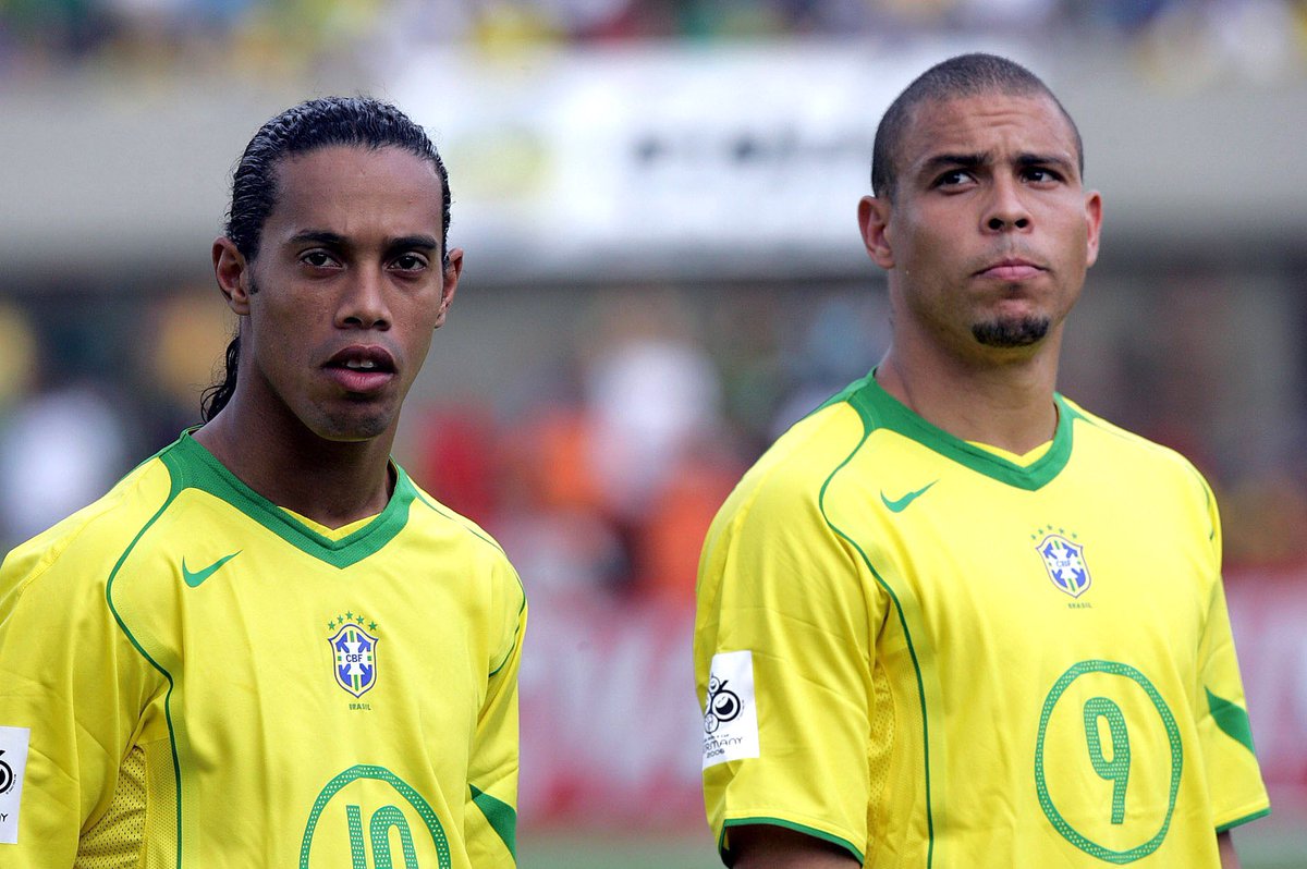 Samir Nasri sur Ronaldinho et Ronaldo : « À leur prime, en terme de talent pur et s’ils avaient été sérieux, R9 et Ronaldinho éteignent Lionel Messi et Cristiano Ronaldo ! 🗣️🇧🇷 » Vos avis ? 🤔 (Twitch @AmineMaTue)
