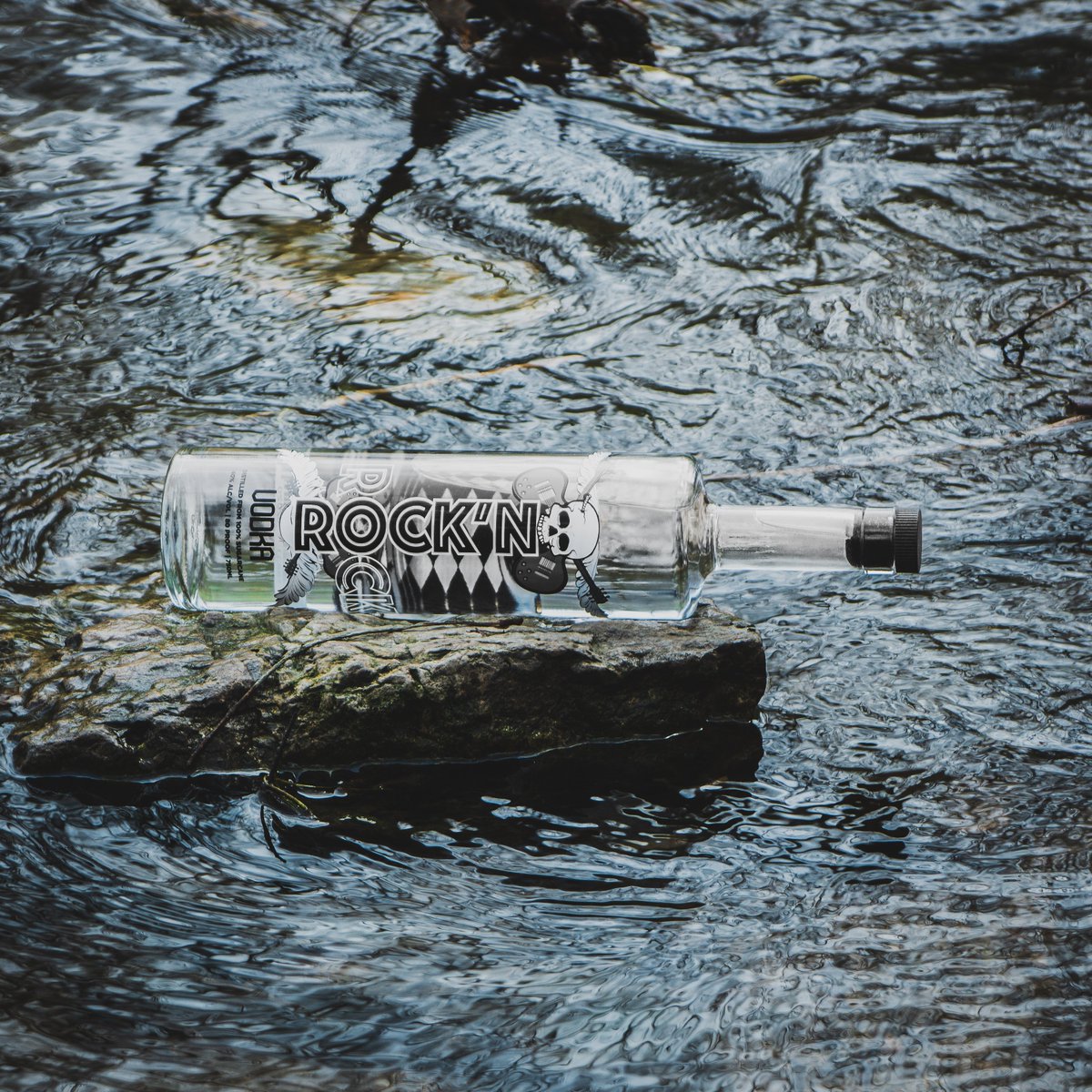 Chilling by the river just got cooler with ROCK'N Vodka! 🌊🍸

#NatureAndChill #ROCKNVodka #RiverDays