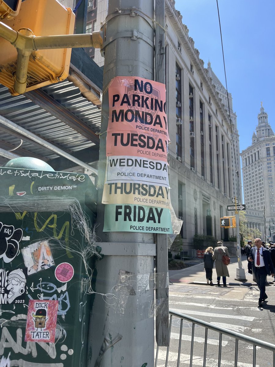 The signs on Centre Street - as security ratchets up when #Trump is in court for his criminal trial. Follow my tweets fromthe courtroom. ⁦@1010WINS⁩ ⁦@wcbs880⁩