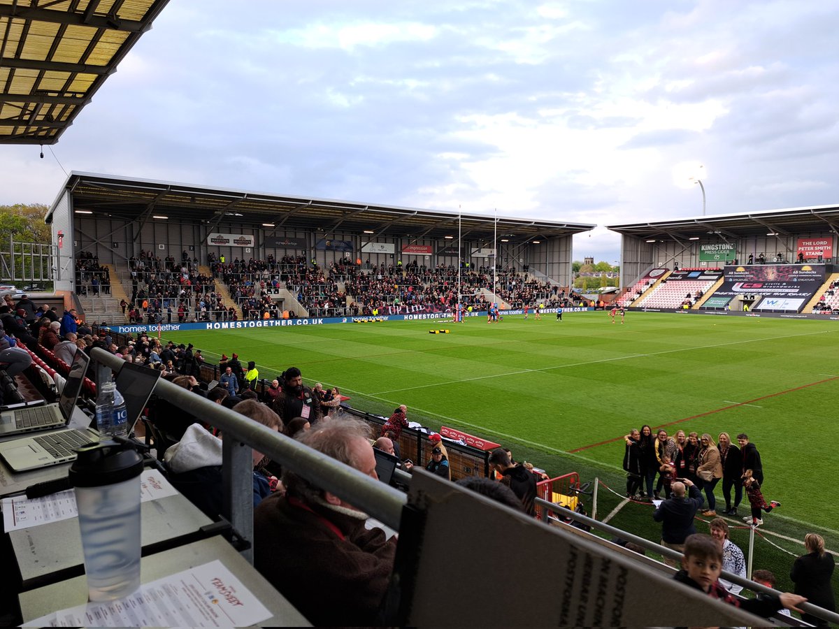 In position for game 1 of my weekend - @LeighLeopardsRL v @DragonsOfficiel for @leagueexpress