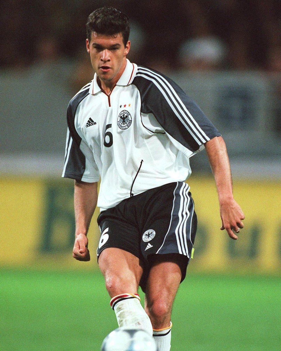 𝗕𝗮𝗯𝘆 𝗕𝗮𝗹𝗹𝗮𝗰𝗸. 👶🇩🇪 

#FIFAWorldCup | @Ballack