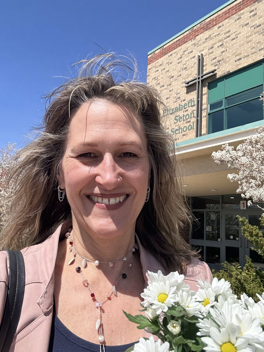 Huge thank you to teacher Rebecca Duggan and her Grade 5/6 class at St. Elizabeth Seton Catholic Elementary School for the warm welcome, great questions and beautiful flower!