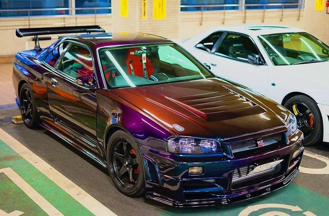 Nissan GTR-R34 Skyline spec'd in Midnight Purple II