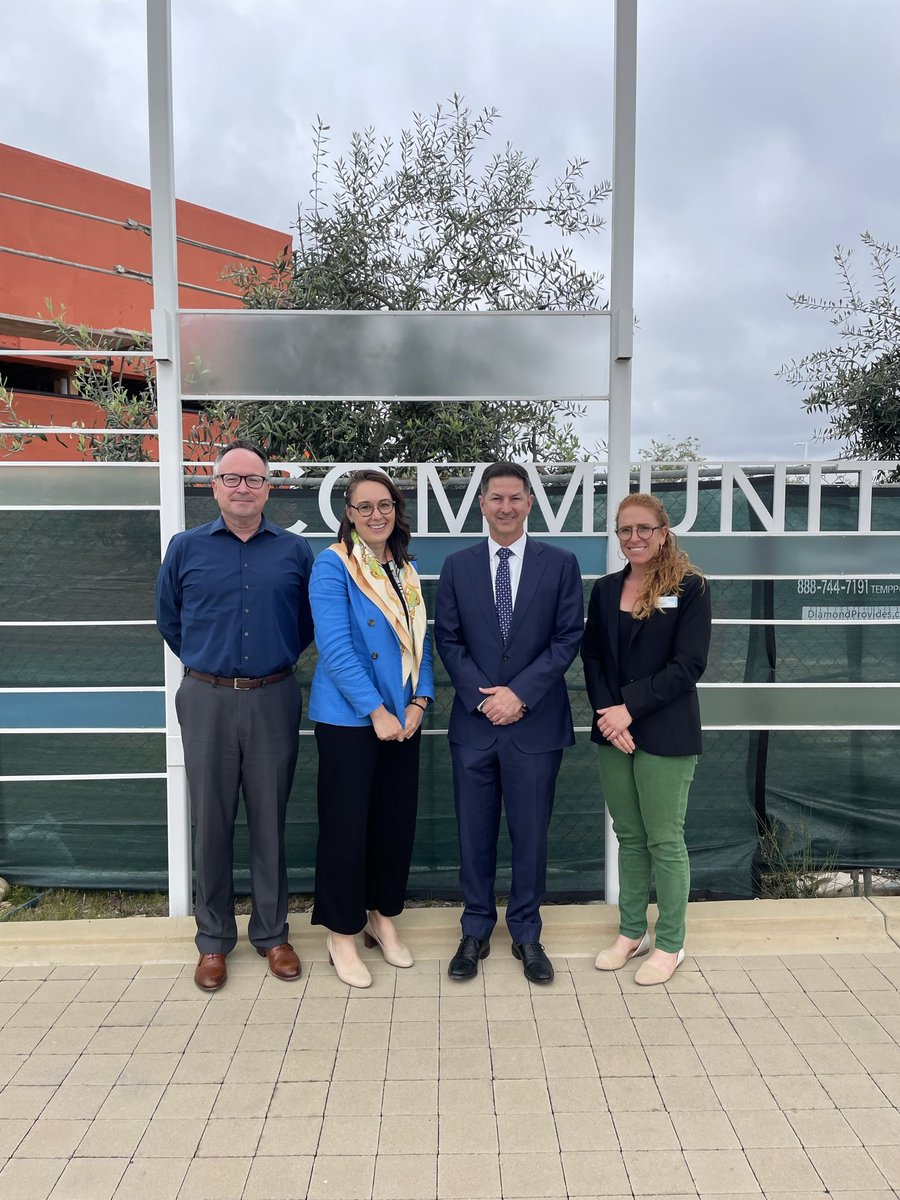 Fridays are always a busy day in district for me. This morning began with a visit to @JFSSD to discuss the myriad of services they provide to the San Diego region, and what efforts can be made to help address and support housing and mental health issues. I appreciate their input…