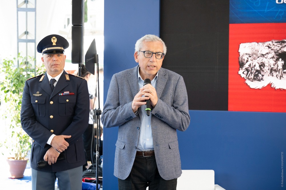 “Polizia e Libertà: dalle Fosse Ardeatine alla Costituente”.
'La vostra presenza ha dato un forte segnale di condivisione dei modelli valoriali propri della nostra Istituzione'.
#essercisempre
Mario Viola
MINISTERO DELL'INTERNO
Dipartimento della Pubblica Sicurezza