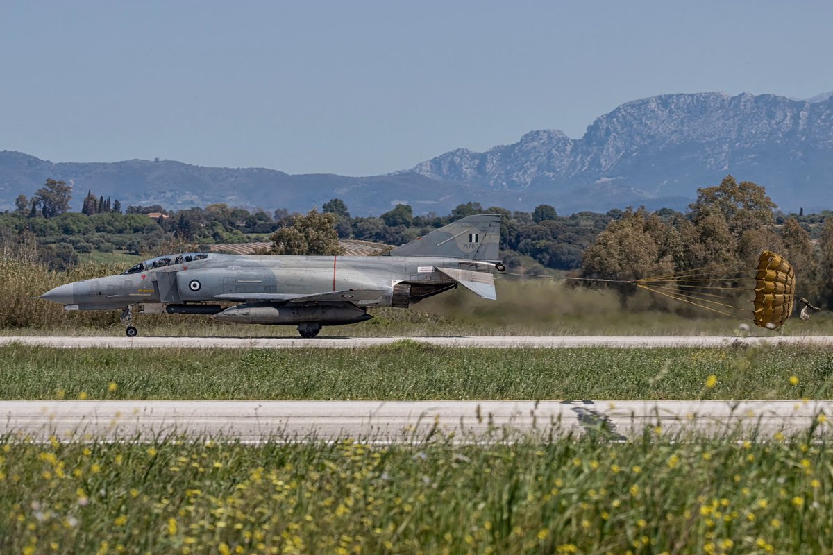 McDonnell Douglas F-4 Phantom 🇬🇷

Aprovechando que es viernes, o mejor dicho Phantom Phriday, os presentamos a otro participante asiduo al ejercicio Iniochos, ya que juega “en casa”, siendo la Base Aérea de Andravida el hogar del 338 escuadrón “Ares”.

@EjercitoAire