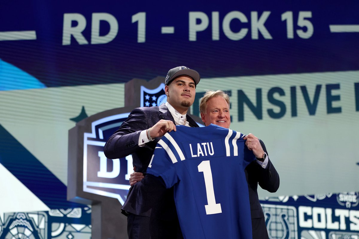 JesuitHighSac's tweet image. Join us in celebrating Jesuit alum Laiatu Latu's incredible achievement! 🏈🎉 Drafted by the Indianapolis @Colts as the first defensive player at pick 15, he's making history for our JHS community! #JesuitHighSchool #NFLDraft #IndyColts
(Photo by Gregory Shamus/Getty Images)