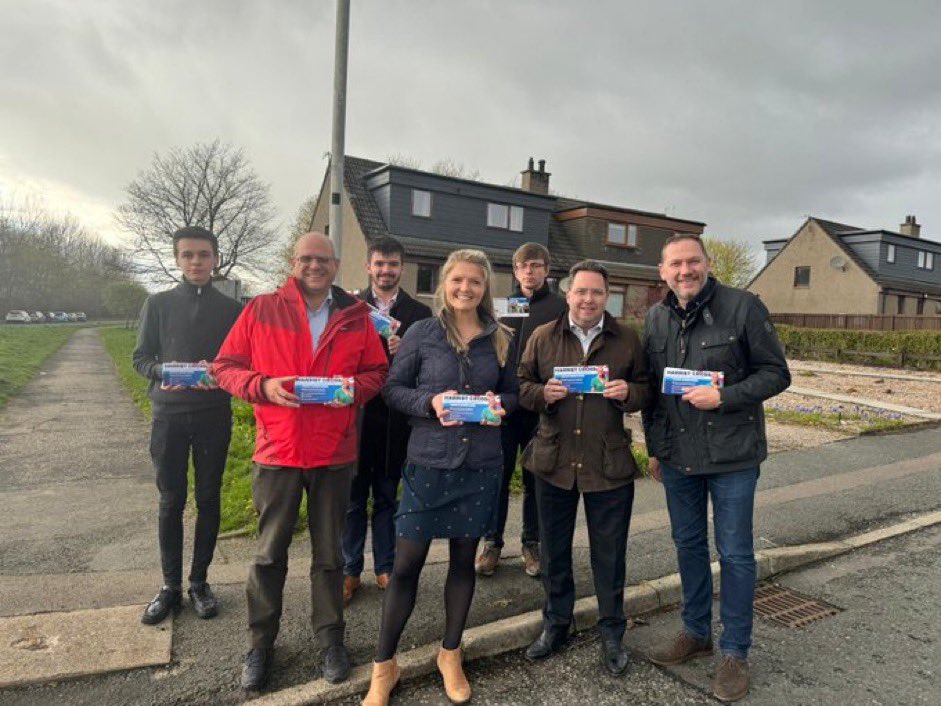 Good response on the doors of Oldmeldrum for @Harriet4Gor_Buc Even former SNP supporters have had enough of the circus that they have become. 🎪