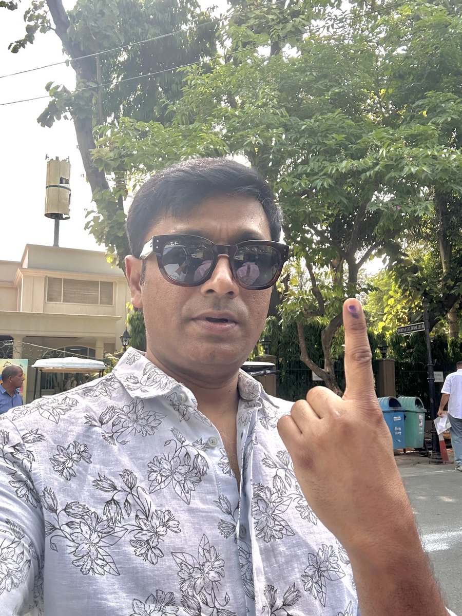 Voted for Bharat

#InkWaliSelfie
#RajivSrivastava
#LokSabhaElection2024
#Election2024 
#VoteForDevelopment 

@ECISVEEP