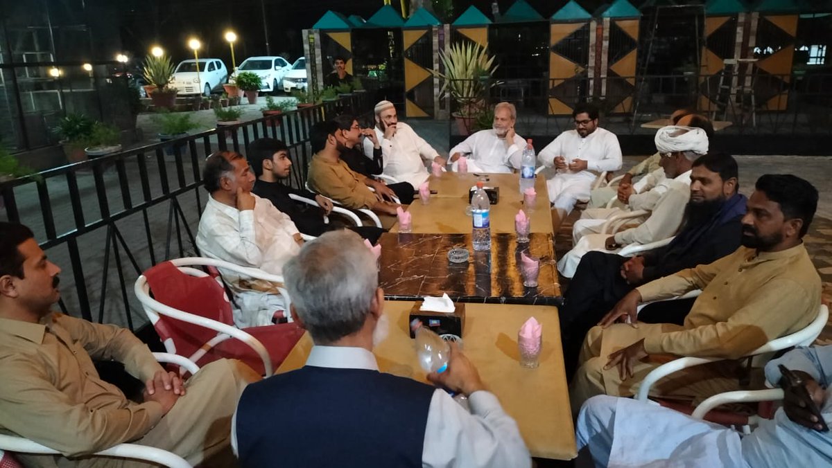 Teampp182's tweet photo. پاکستان تحریک انصاف کے MNA #NA133 ڈاکٹر عظیم الدین لکھوی صاحب کی پتوکی لکاسہ ہوٹل آمد ۔
چوہدری عقیل اسلم ایڈووکیٹ #pp182 اور دوستوں کے ساتھ مولاقات ۔
#teamchakeelaslam https://t.co/jxOY5DMlrF