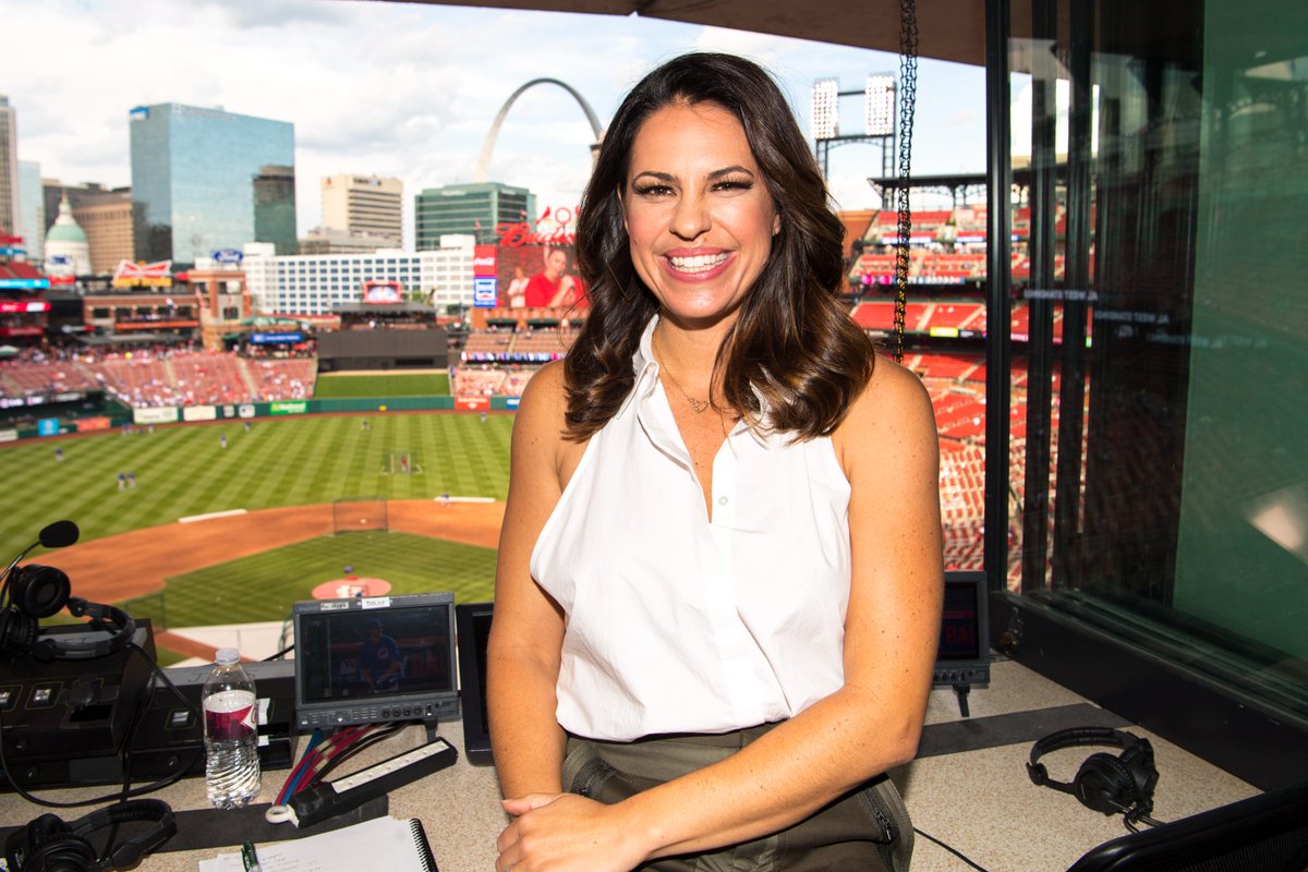 ESPN baseball & softball analyst @jessmendoza joined the latest edition of '06010' the ESPN Communications podcast Mendoza previews the MLB #MexicoCitySeries, #NCAASoftball Oklahoma/Oklahoma State Bedlam Series & more 🎧 linktr.ee/06010ESPNPod