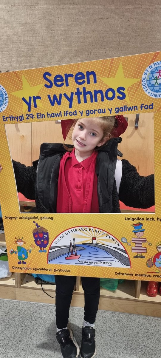 ParcyTywyn's tweet photo. Llongyfarchiadau i'r ddwy 🌟 yma ym mlwyddyn 1! #pod2 #PYT https://t.co/MYCAPwB1s8