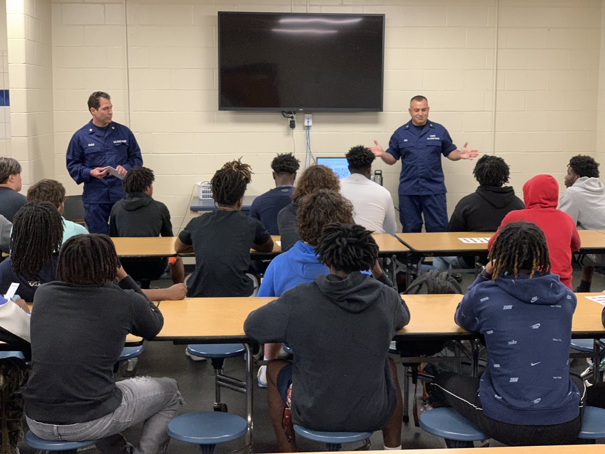 We want to thank the United States Coast Guard for stopping by to talk about being a great teammate and leader.  #CoastGuardDW @CoachGGrady @uscoastguard