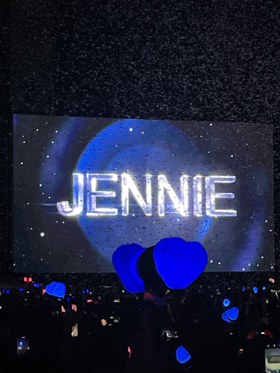 One year anniversary of this Epic top 3 days in life! 🥲🤩

#BLACKPINK #Forosol #BornPinkWorldTour #JENNIE