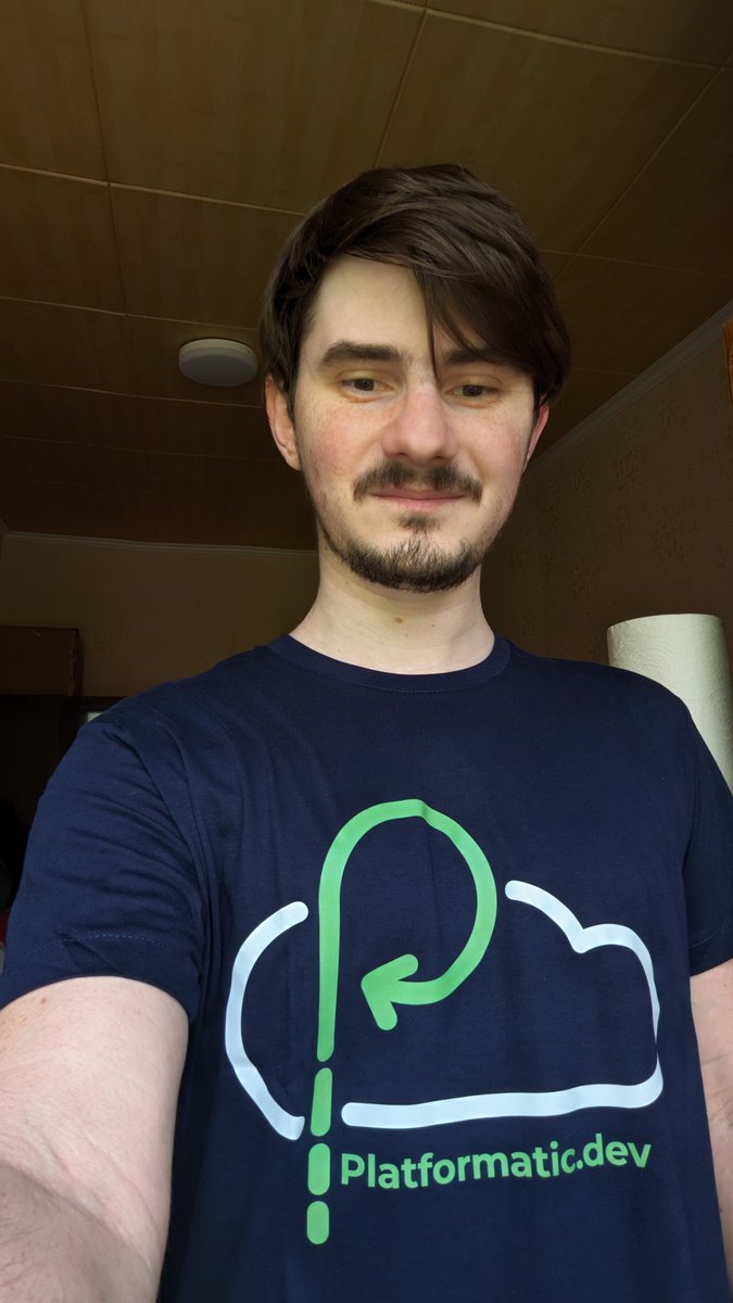 Remote touch of @platformatic community just reached me with it's warmness. Absolutely loving this T-shirt <3