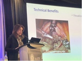 .@StephanieLMick1 presenting right now at @AATSHQ Complex Valve Symposium, speaking on Robotic Mitral Valve Repair.