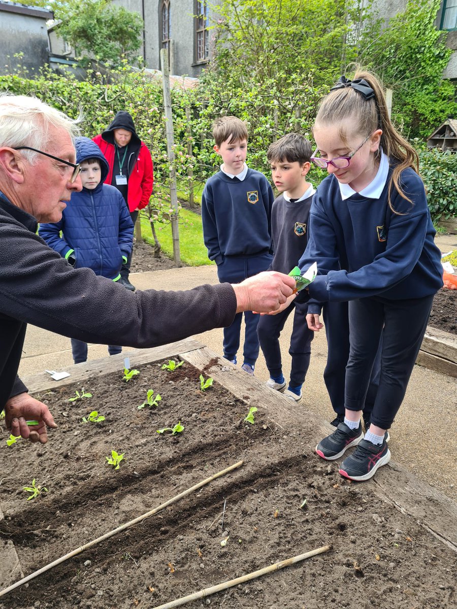 Great day we had with the 4th class student's from Culleens NS. They took part in our Spring Planting Workshop with the very talented Anthony Ruane of Foxford Nurseries. The children had great fun learning all about the different fruits and vegetables that we grow in the garden.