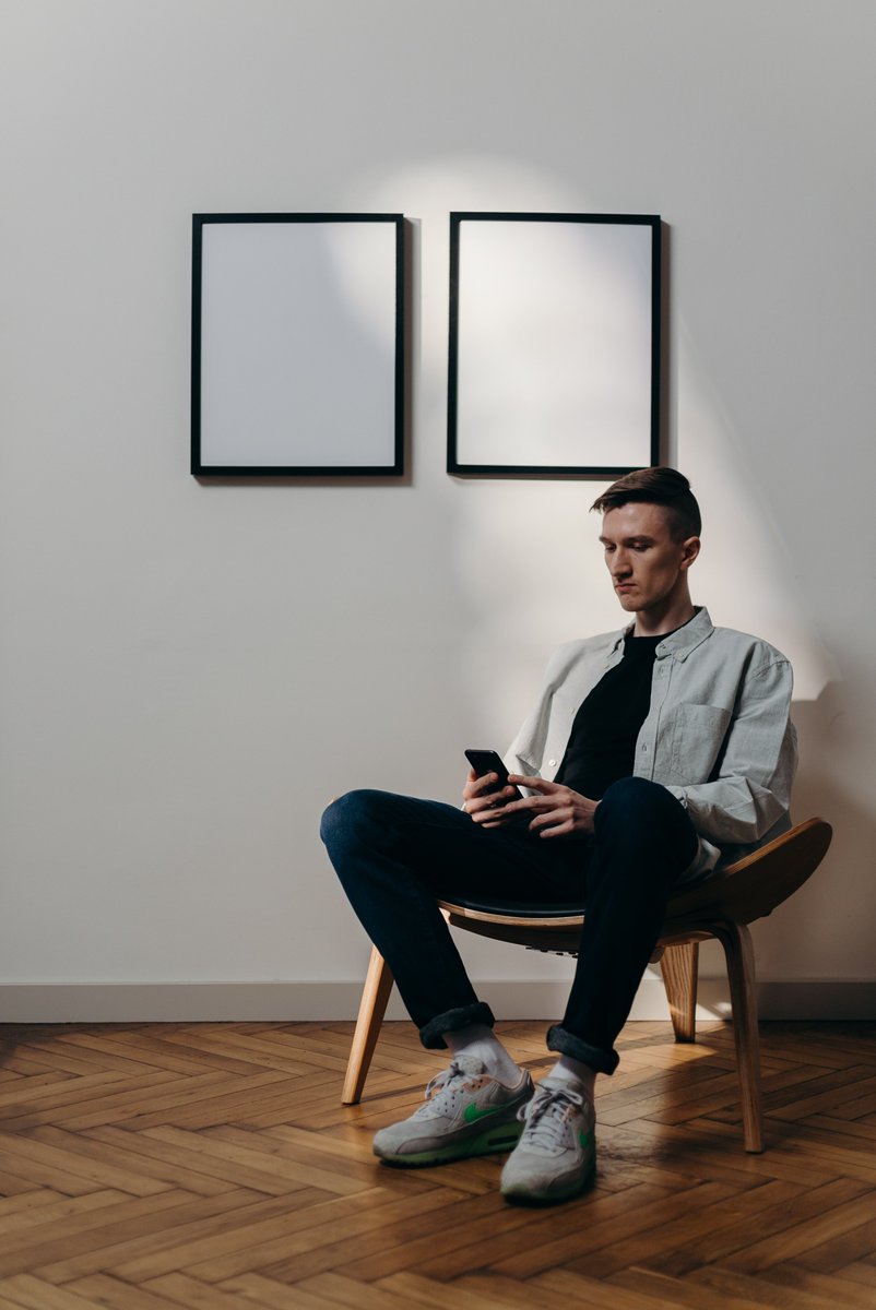 Unraveling the silent crisis of men's loneliness: exploring societal shifts, work-life imbalances, and the digital age's impact, while advocating for mental health awareness. #spinnr #isolation #men #findfriends #newfriends Read more: t.ly/X_In7